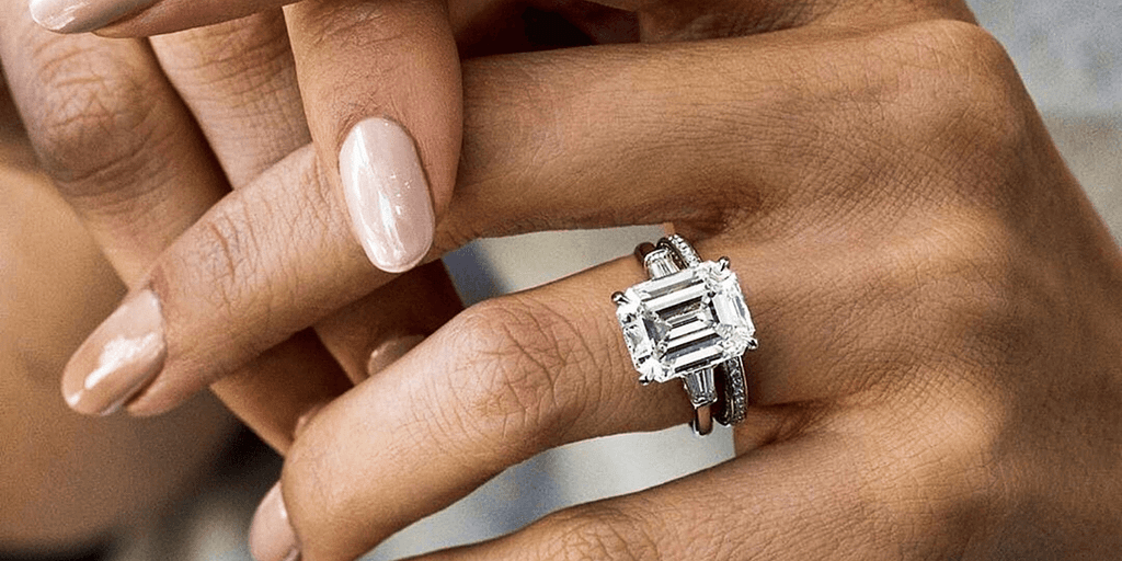 Anello-proposta-matrimonio-Anello-di-fidanzamento-Diamanti-naturali