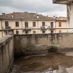 Balcone malato, l’armadio lo segnala prima del cedimento