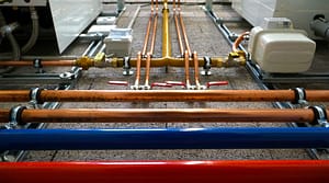 collari-in-acciaio-per-il-fissaggio-di-tubi-in-impianti-industriali